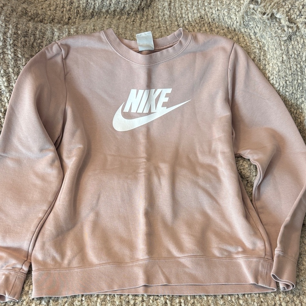 Nike Women's Blush Pink Crew Neck Sweatshirt